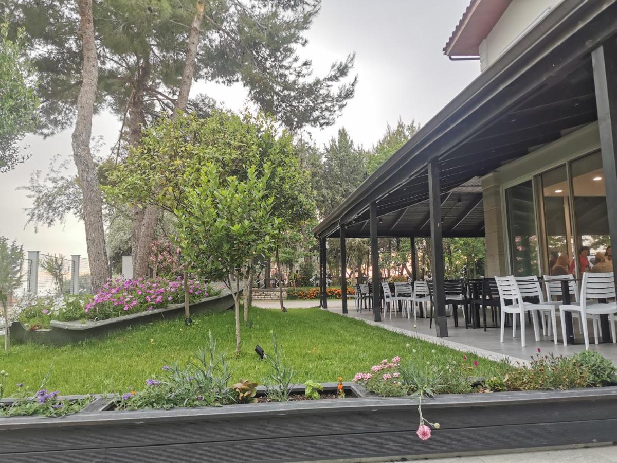 Hotel Pelikan Divjake Ngoại thất bức ảnh