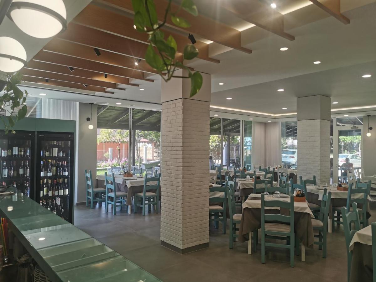 Hotel Pelikan Divjake Ngoại thất bức ảnh