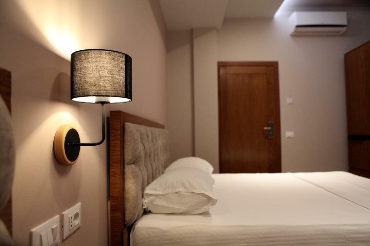 Hotel Pelikan Divjake Ngoại thất bức ảnh