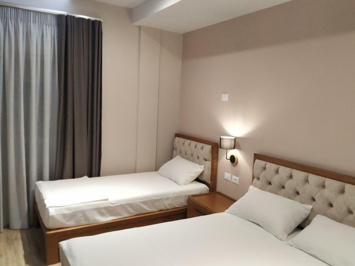 Hotel Pelikan Divjake Ngoại thất bức ảnh