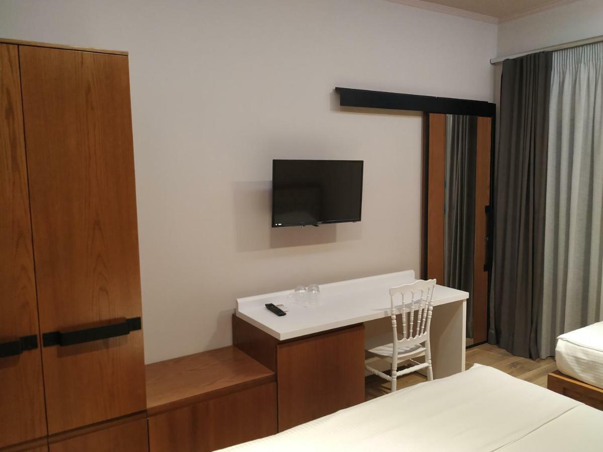 Hotel Pelikan Divjake Ngoại thất bức ảnh